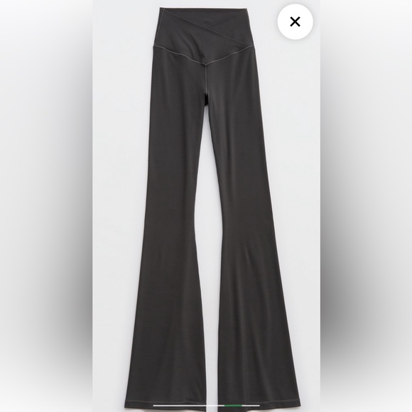 Aerie Crossover Flairs - Picture 1 of 6
